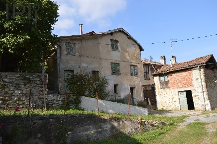 Foto Rustico in località Chiappella, Cairo Montenotte di 400 m² in vendita