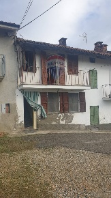Foto Rustico a Camerano Casasco Serra di 100 m² con 5 locali in vendita