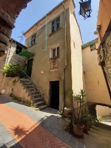 Foto Rustico in Via padre gandolfo, Chiusanico Centro di 160 m² in vendita