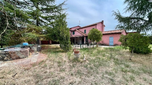 Foto Rustico in Contrada Delle Cese, Pontecorvo di 175 m² con 9 locali
