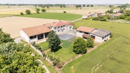 Foto Rustico in VIA PO MORTO, Torricella del Pizzo Centro di 238 m²