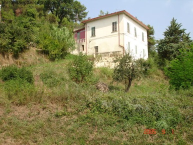 Foto Rustico a Venarotta di 357 m² con 15 locali in vendita