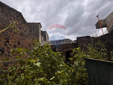 Foto Rustico in Via Chiapparizzo, Mascalucia Centro di 60 m² con 1 locali