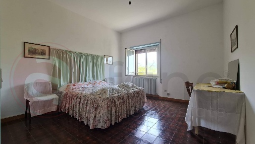 Foto Rustico in Via Rosmarino, Esperia Monticelli di 120 m² con 8 locali