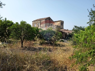 Foto Rustico in Via Reviglione, Somma Vesuviana di 210 m² con 7 locali