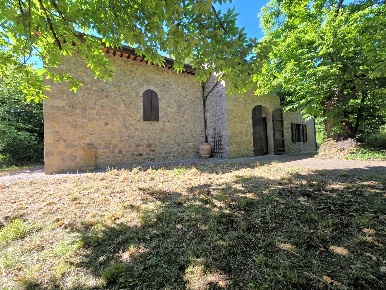 Foto Rustico a Roccastrada Roccatederighi di 250 m² con 7 locali in vendita