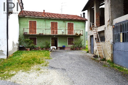 Foto Rustico in regione doti, Terzo di 500 m² con 8 locali in vendita