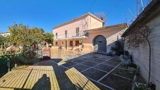 Foto Rustico in Via Degli Ulivi, Cervaro Pastenelle Pacitti Sprumaro