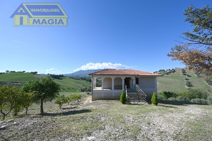 Foto Rustico a Ascoli Piceno di 110 m² con 4 locali in vendita