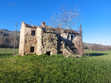 Foto Rustico in C.da Fiorano, Ripatransone di 100 m² con 4 locali