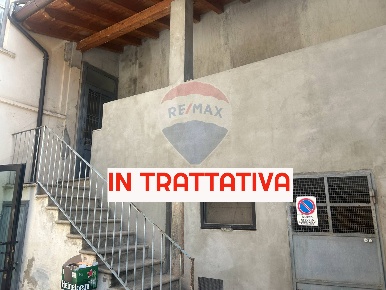 Foto Rustico in Via Roma, Viggiù Centro di 60 m² con 2 locali in vendita