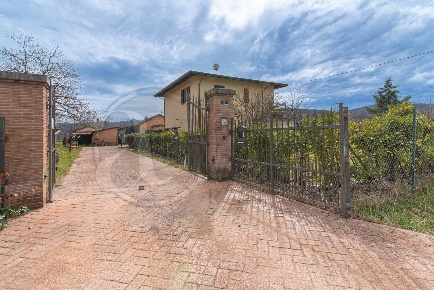 Foto Rustico in Via Pennea, Ceprano di 280 m² con 10 locali in vendita