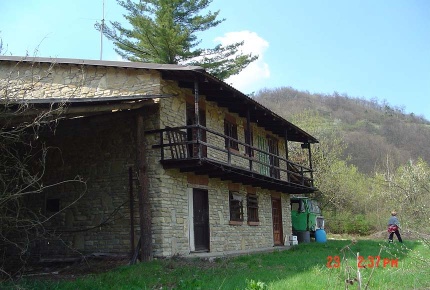Foto Rustico in FRAZ. MICHELONI, Mombarcaro di 600 m² con 30 locali