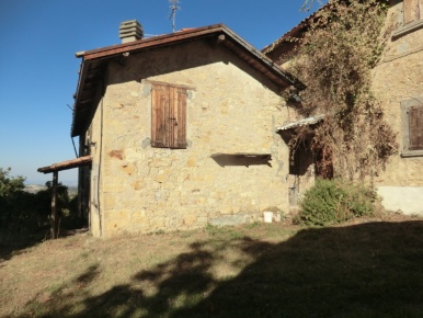 Foto Rustico in Via Pazzano-Estense, Serramazzoni di 200 m² con 5 locali
