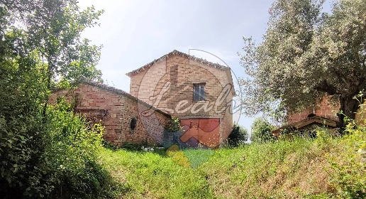 Foto Rustico in LOCALITA' SANT' ELENA, San Severino Marche di 208 m²