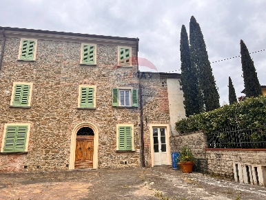 Foto Rustico in Via luacchi, Larciano San Rocco di 400 m² con 12 locali