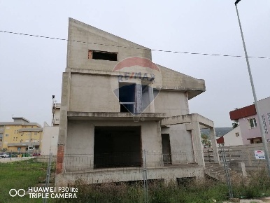 Foto Rustico a Comiso Centro di 655 m² con 20 locali in vendita