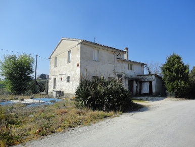 Foto Rustico in via Santa Maria del Fiore, Morro d'Alba di 160 m²