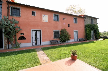 Foto Rustico in colle di Buggiano, Buggiano di 300 m² con 8 locali