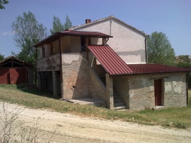 Foto Rustico in Villa Penna, Bellante di 135 m² con 5 locali in vendita