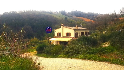 Foto Rustico in STRADA DI SANTA LUCIA, Pesaro Villa Ceccolini di 504 m²