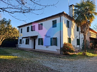 Foto Rustico in via cal di breda, Treviso Santa Maria del Rovere di 300 m²