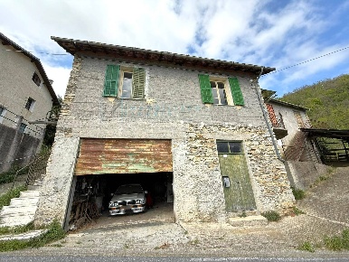 Foto Rustico in via 25 aprile muzio, Borghetto d'Arroscia di 95 m²