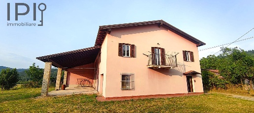 Foto Rustico in Loc Casazze, Merana di 400 m² con 10 locali in vendita