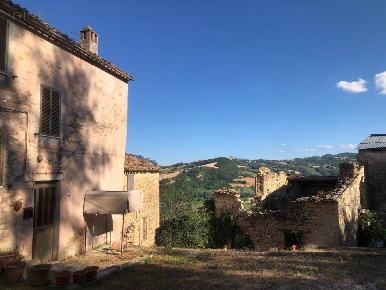 Foto Rustico in C.da San Biagio, Montefalcone Appennino di 185 m²