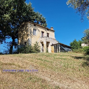 Foto Rustico in Via della Madonna, Campli di 120 m² con 5 locali in vendita