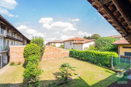 Foto Rustico in VIA TICINO, Bellinzago Novarese Centro di 192 m² in vendita