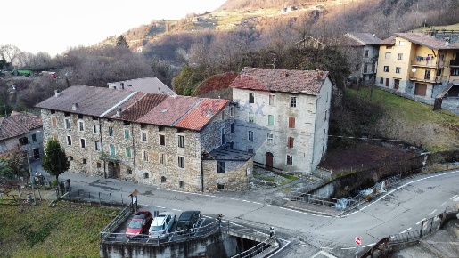 Foto Rustico a Bienno Prestine di 300 m² con 8 locali in vendita