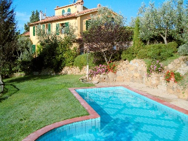 Foto Rustico a Lamporecchio San Baronto di 260 m² con 11 locali in vendita