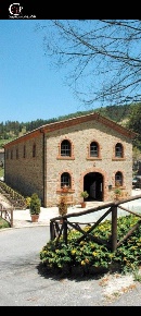 Foto Rustico in frazione Dicomano Campagna, Dicomano di 360 m² con 7 locali