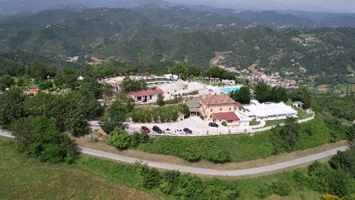Foto Rustico in Frazione Santa Maria in Capriglia, Ascoli Piceno di 1000 m²