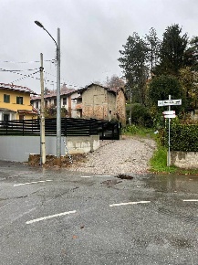Foto Rustico in VIA ALEARDI, Tradate Centro di 180 m² con 4 locali