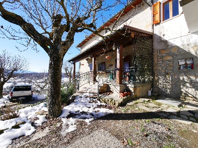 Foto Rustico a Serramazzoni di 120 m² con 7 locali in vendita