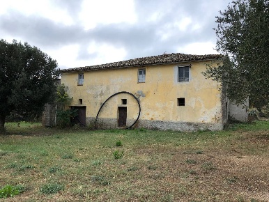 Foto Rustico in Via della Madonna, Bellante Ripattoni di 431 m² in vendita