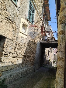 Foto Rustico in via alla posta, Pieve di Teco di 100 m² con 4 locali