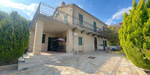 Foto Rustico in Contrada Dietro La Chiesa, Monsampolo del Tronto Centro