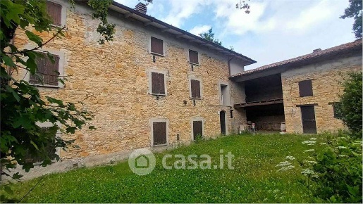 Foto Rustico in Via Faeto prignano, Serramazzoni di 300 m² con 9 locali