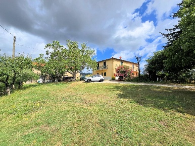 Foto Rustico in Via matteotti, Barberino di Mugello di 380 m² con 15 locali