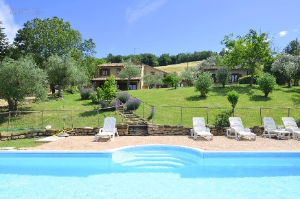 Foto Rustico a Gualdo di 285 m² con 10 locali in vendita