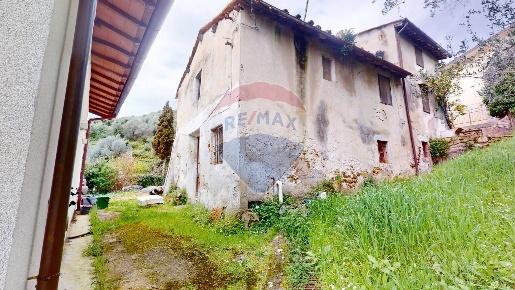 Foto Rustico in Via Fornella, Massarosa Stiava di 54 m² con 3 locali