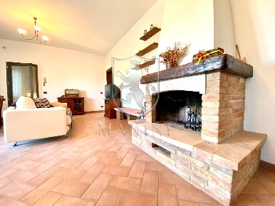Foto Rustico a Pienza di 800 m² con 20 locali in vendita