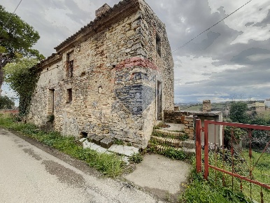Foto Rustico in Colle della Fonte, Frisa di 126 m² con 4 locali in vendita