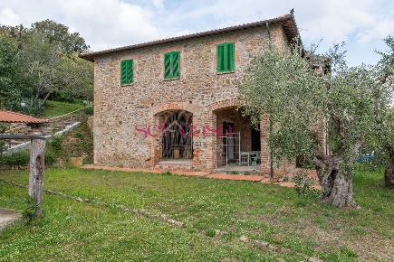 Foto Rustico a Castiglione della Pescaia Castiglione Paese di 150 m²