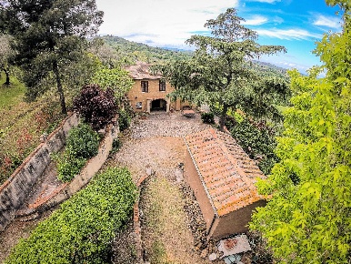 Foto Rustico a Volterra Centro di 145 m² con 6 locali in vendita