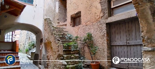Foto Rustico in Via Garibaldi, Zuccarello di 120 m² con 4 locali in vendita