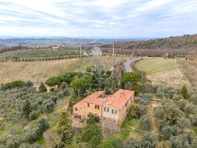 Foto Rustico in Case sparse, Trequanda di 458 m² con 12 locali in vendita
